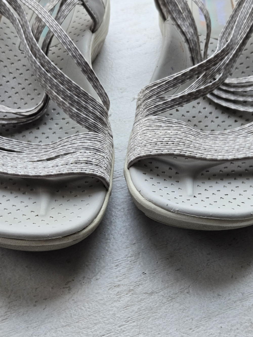 Skechers Women's Metallic Gray Strappy Comfort Sandals - Picture 13 of 16